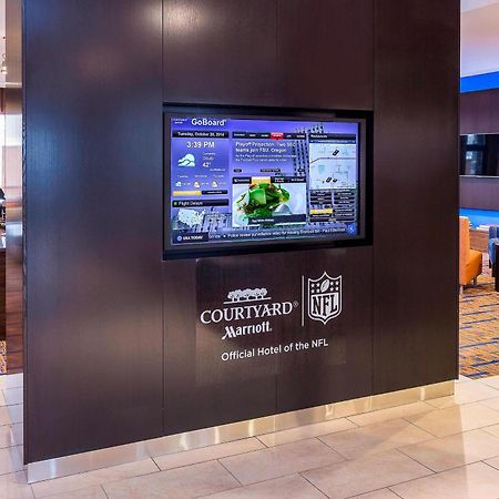 Отель Courtyard By Marriott Bismarck North Экстерьер фото