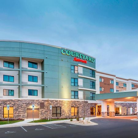 Отель Courtyard By Marriott Bismarck North Экстерьер фото