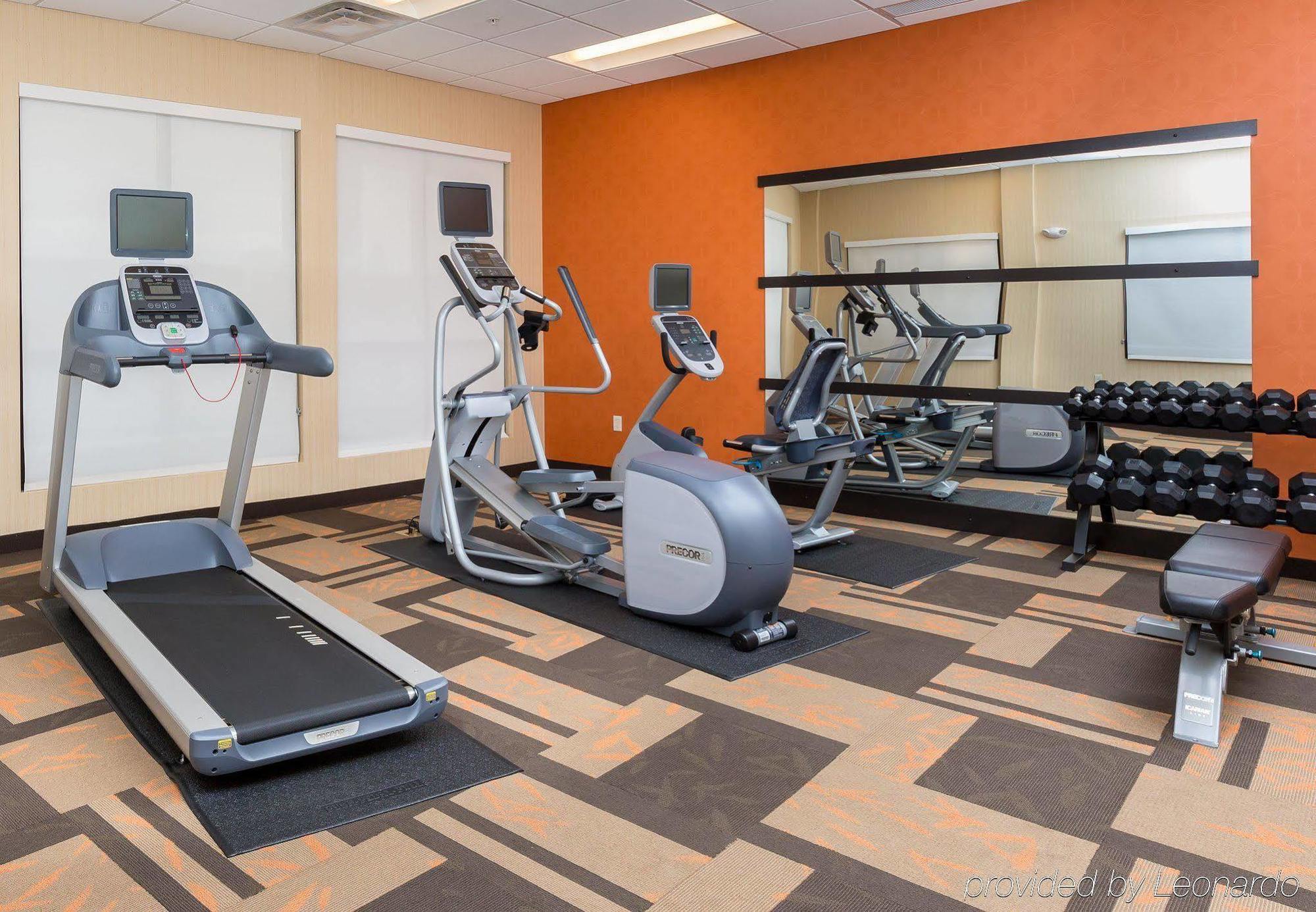 Отель Courtyard By Marriott Bismarck North Экстерьер фото